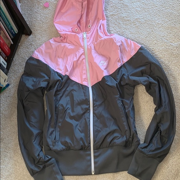 Nike Windbreaker - Picture 1 of 3